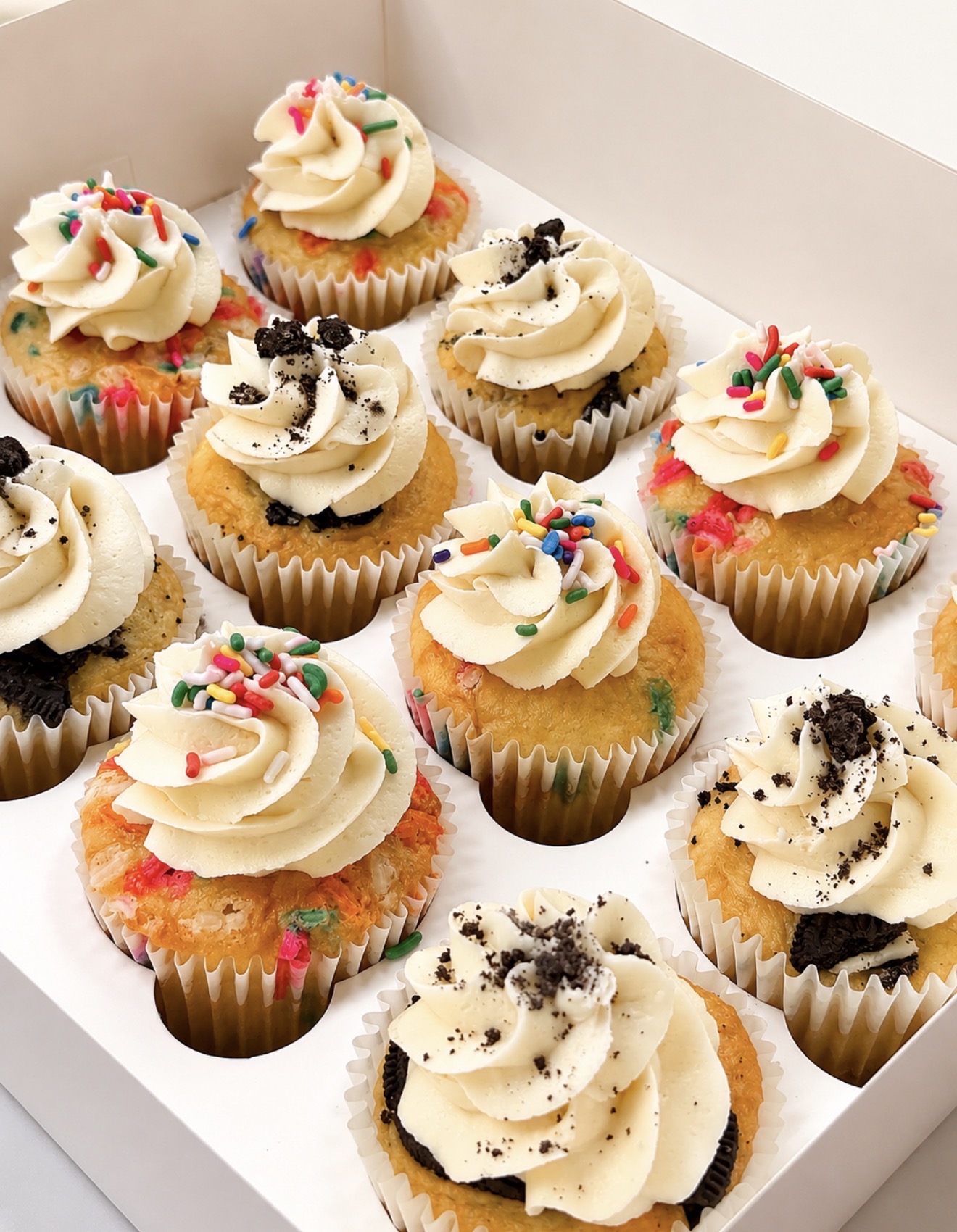 Cupcakes by the dozen